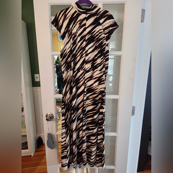 Maggy London Black and Cream Abstract Print Midi Dress - Size 16 - Picture 5 of 8